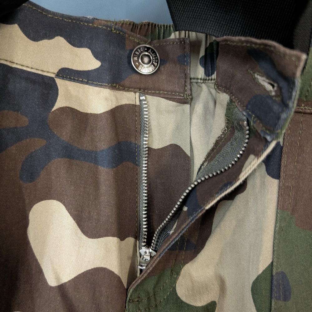 Almost Famous Camo Cargo Pants Womens Medium Green Camouflage Belted PW86A-94C - Picture 8 of 13